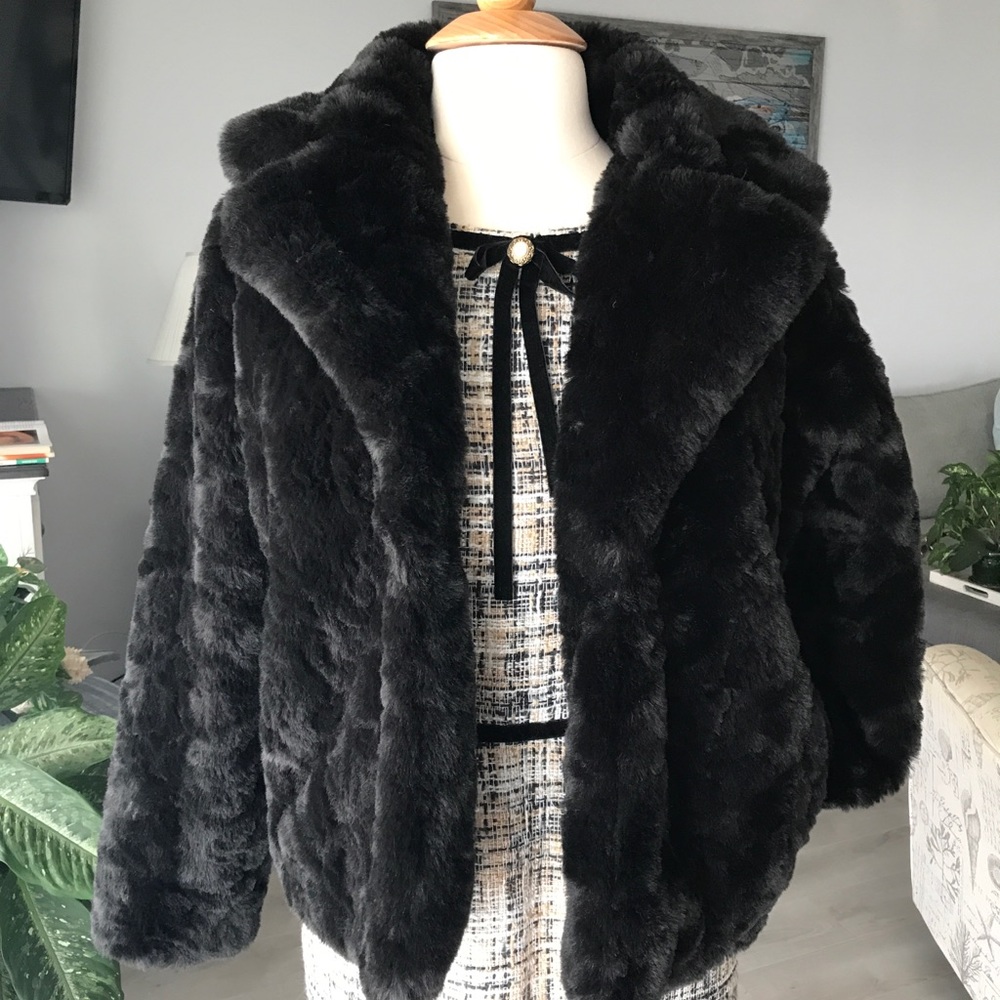 Ophelia Roe Black Faux Fur Coat with Pockets